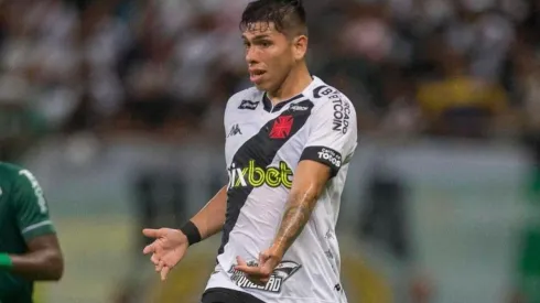 Carlos Palacios a una firma de ser refuerzo de Colo Colo