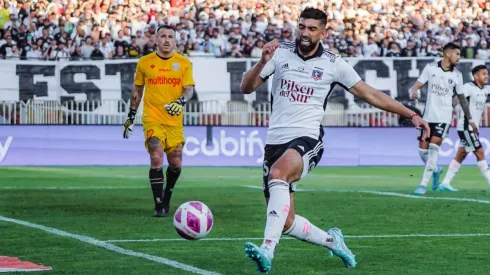 Colo Colo evalúa no inscribir a Amor y buscar un central extranjero.