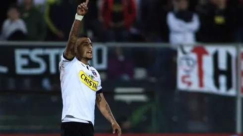 Vidal bromea a los hinchas de la U y los clásicos con Colo Colo