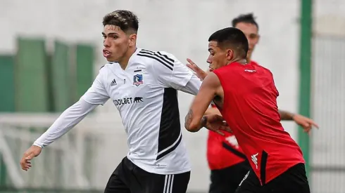 Carlos Palacios sale con molestias del amistoso ante San Antonio Unido.