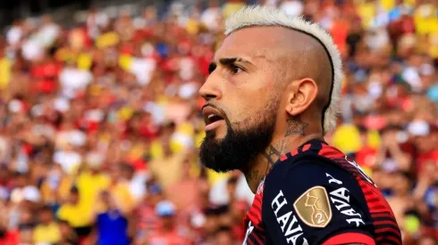 Arturo Vidal no lo pasa bien en Flamengo