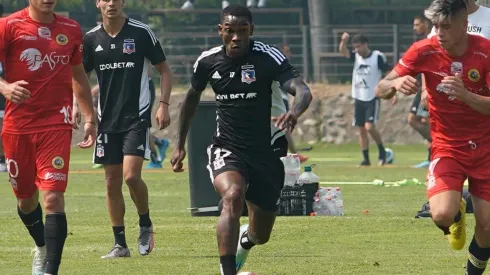 Colo Colo vence a Lautaro de Buin en partido amistoso.