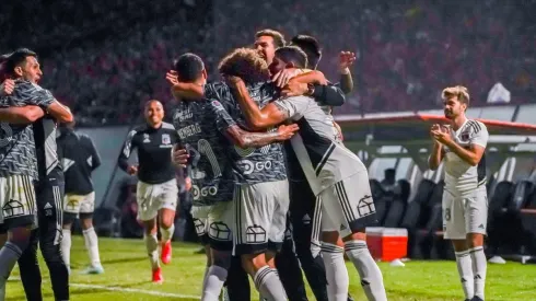 GALERÍA: Colo Colo triunfa en un renovado césped del Monumental.