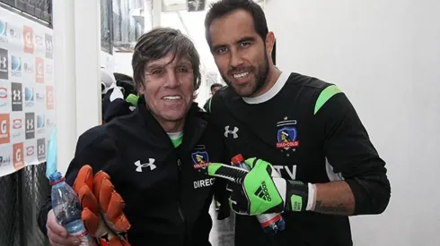 Formador de Claudio Bravo le mete presión a Colo Colo por su regreso.