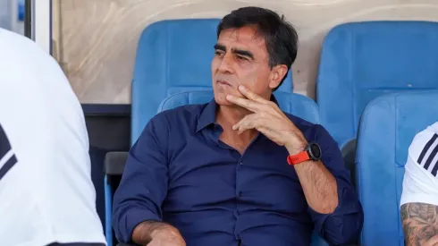 Las tres formaciones que probó Quinteros en amistoso de Colo Colo.