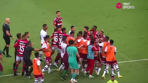 Vidal se encara en duelo de titanes con Felipe Melo en el clásico carioca.