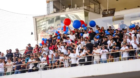 Presencia de barristas azules en el palco del Monumental alerta a Colo Colo
