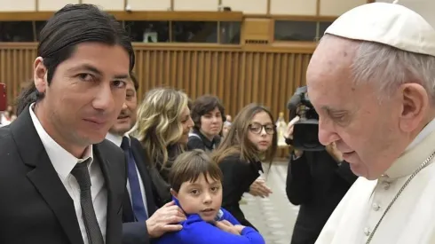 Increíble colección de camisetas del Papa Francisco con Colo Colo protagonista.