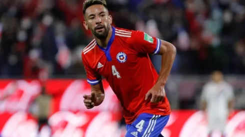 Mauricio Isla evalúa su continuidad en la UC y en Colo Colo están atentos