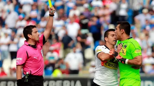 Justo Villar tuvo un fuerte encontrón con Eduardo Gamboa en un Colo Colo vs Universidad Católica.