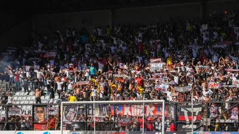 CSD Colo Colo va con ayuda económica para becas deportivas.