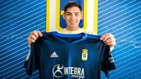 Joan Cruz con su nueva camiseta.