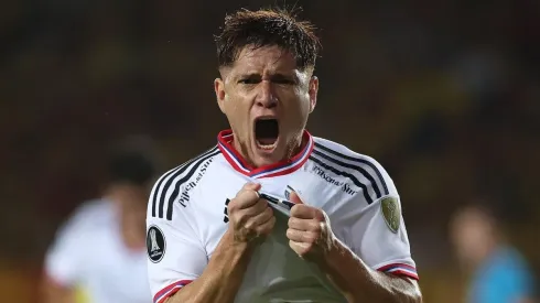 Video: Gil adelanta a Colo Colo en Colombia.