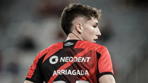 DT de Atlético Paranaense explica el complicado momento de Luciano Arriagada.