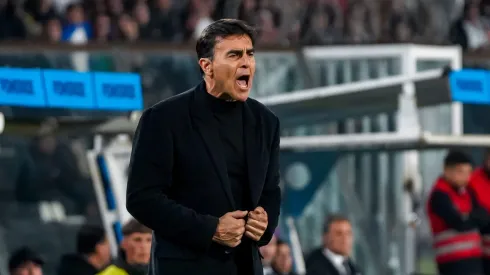 Claudio Borghi ve enojado a Gustavo Quinteros en Colo Colo.