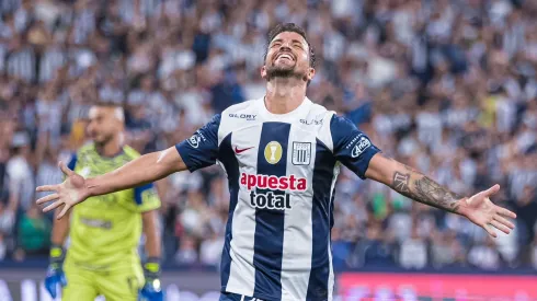Video: Costa rompe su sequía goleadora en triunfo de Alianza Lima.