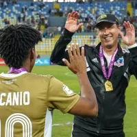 La sentida despedida del plantel de Colo Colo femenino a Luis Mena