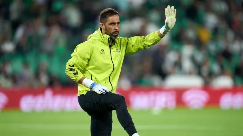 ¿Adiós a Colo Colo? Bravo tendría lista su renovación en el Betis.