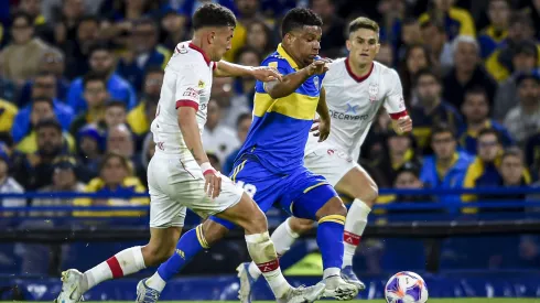 Colo Colo puede perder una opción para reforzar la banda derecha.