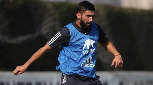 Emiliano Amor volvió a las canchas en Colo Colo luego de su lesión.