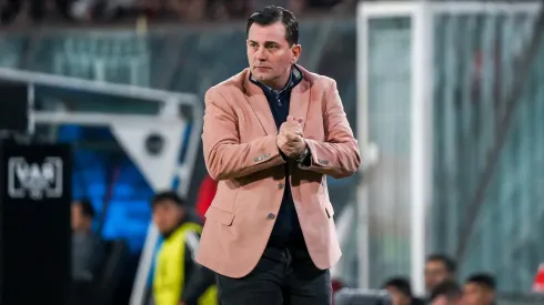 Rival directo de Colo Colo lo pasa mal en su competencia local.