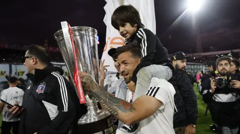 ¡Un hincha más! Hijo de Costa celebra su cumpleaños con temática de Colo Colo.