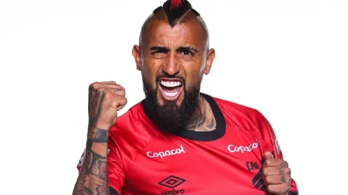 Arturo Vidal es nuevo jugador del Paranaense.