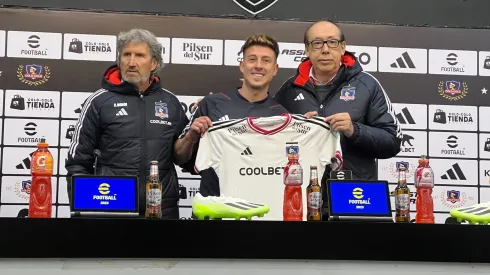 Pablo Parra le jura amor a Colo Colo. Crédito: DaleAlbo.