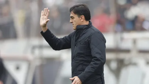 ¿Hasta cuándo tiene contrato Quinteros en Colo Colo?.