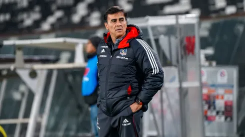 La traba para una posible salida de Quinteros en Colo Colo.