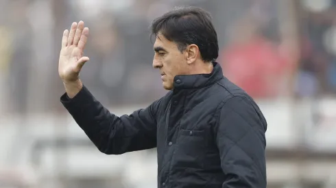 Alfredo Stohwing zanja el futuro de Gustavo Quinteros en Colo Colo.
