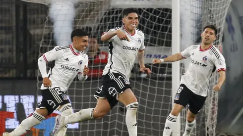 Nico Peric se rinde ante Carlos Palacios.