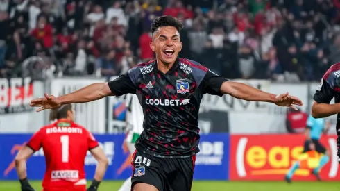 Gustavo Quinteros aplaude de pie la transformación de Vicente Pizarro en Colo Colo.