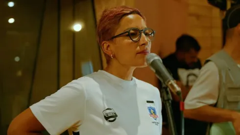 Ana Tijoux es hincha y socia del Club Social y Deportivo Colo Colo.
