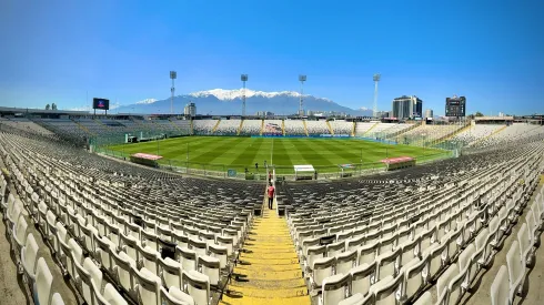 Histórica presencia de público para ver a Colo Colo Femenino.