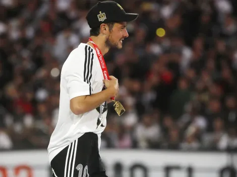El gesto de Marco Rojas con medalla que consiguió en Colo Colo