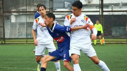 Barrientos (derecha) es nuevo jugador albo.