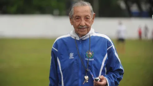 Hernán Carrasco falleció a la edad de 100 años y entre los clubes que entrenó estuvo Colo Colo en 1960.