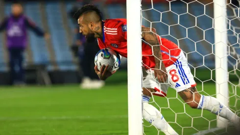 La formación de La Roja para recibir a Colombia en el Estadio Monumental.