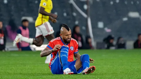 Cóndor Rojas carga contra Eduardo Berizzo por lesión de Arturo Vidal.