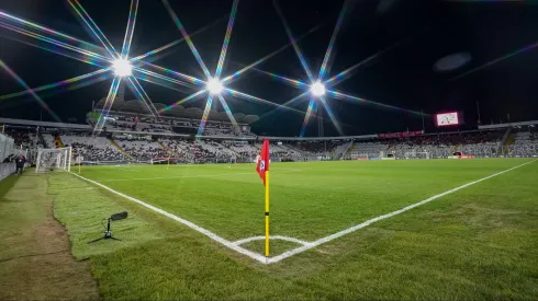 Preocupante: Así quedó la cancha del Estadio Monumental tras el partido de la Roja.