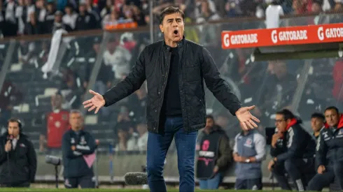 Quinteros quedó molesto con empate albo.