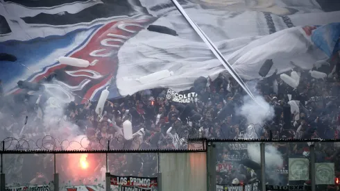 Hinchas de Colo Colo recibieron a lo grande al Cacique.