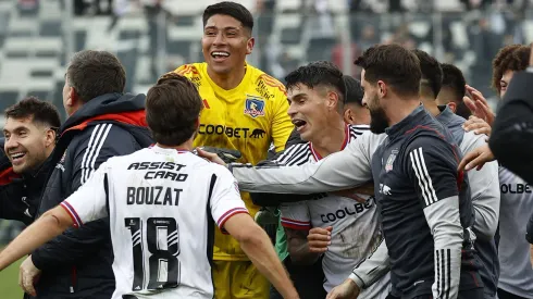La especial celebración de Cortés con Pizarro y Bolados en triunfo de Colo Colo.