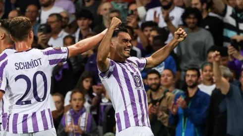 UEFA rememora partidazo de Suazo con Toulouse en Europa League.