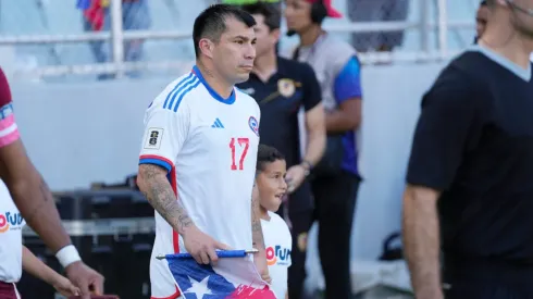 Marcelo Barticciotto no se suma a las críticas y defiende con todo a Gary Medel.