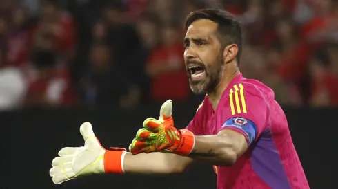 Jorge Valdivia clama por el regreso de Claudio Bravo a la Roja.