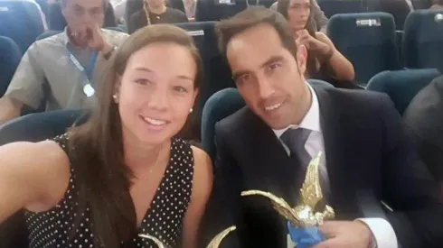 Claudio Bravo defiende con uñas y dientes a Christiane Endler tras su renuncia de la Roja.