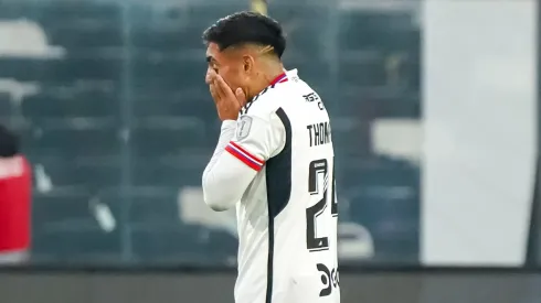 Claudio Borghi le pone la lápida a la carrera de Jordhy Thompson.