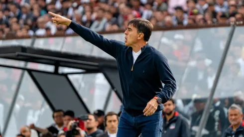 Comienza a discutirse la continuidad de Gustavo Quinteros en Colo Colo. | Imagen: Guille Salazar/DaleAlbo.